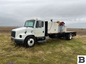 2000 Freightliner FL70 Image