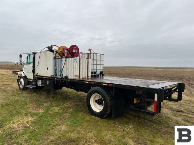 Image of Freightliner FL70 equipment image 3