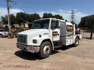 2000 Freightliner FL70 Image