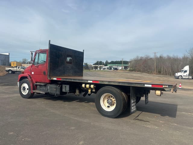 Image of Freightliner FL70 equipment image 3