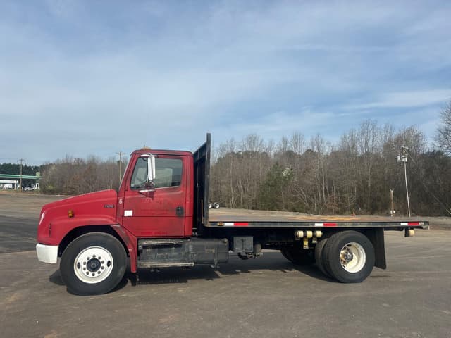 Image of Freightliner FL70 equipment image 1