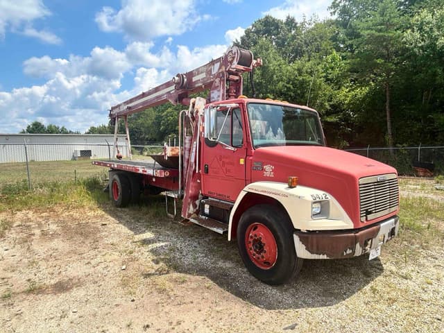 Image of Freightliner FL70 equipment image 1