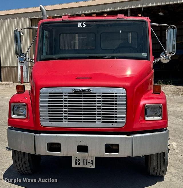Image of Freightliner FL70 equipment image 1