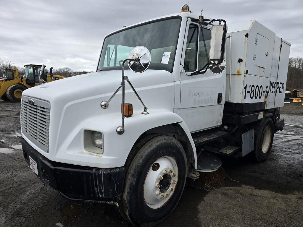 Image of Freightliner FL70 Primary image