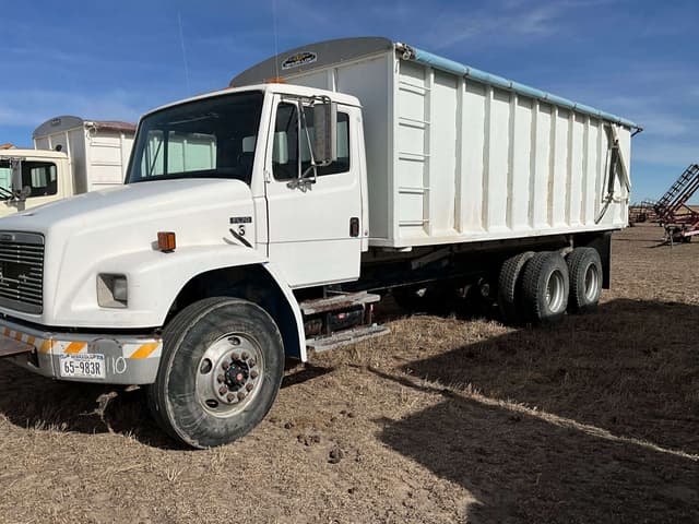 Image of Freightliner FL70 equipment image 3