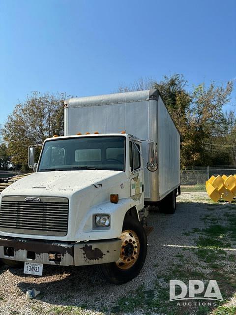 Image of Freightliner FL70 equipment image 1