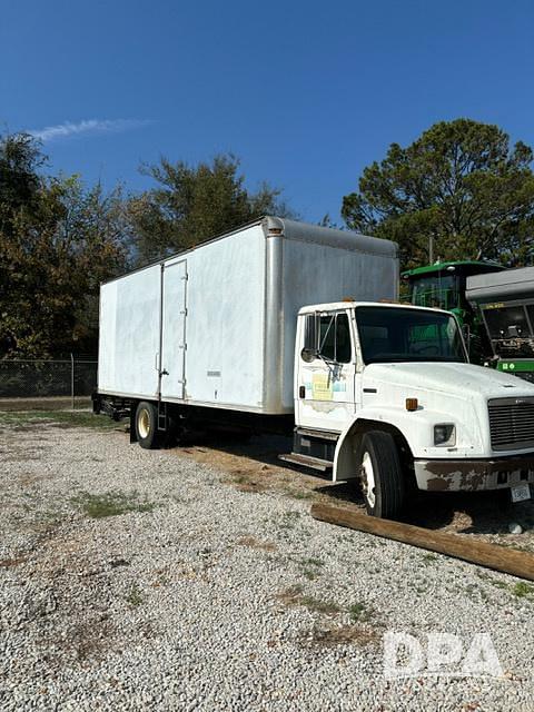 Image of Freightliner FL70 equipment image 3