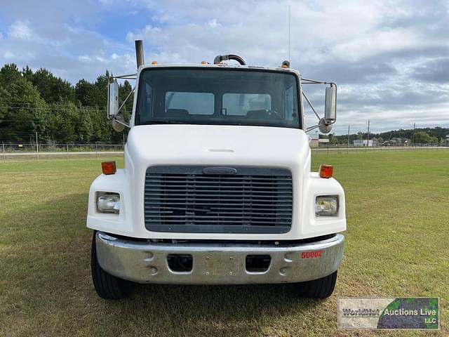 Image of Freightliner FL80 equipment image 1