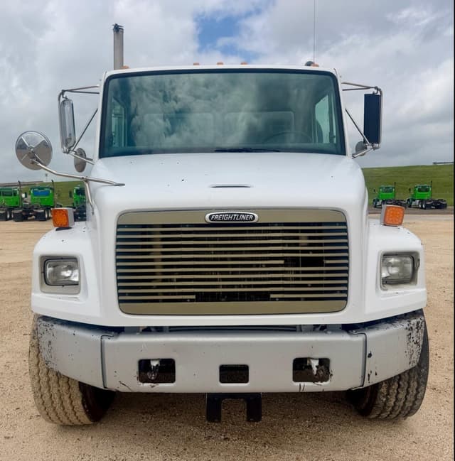 Image of Freightliner FL80 equipment image 1