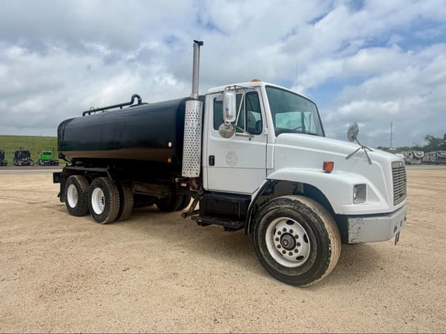 Image of Freightliner FL80 equipment image 2