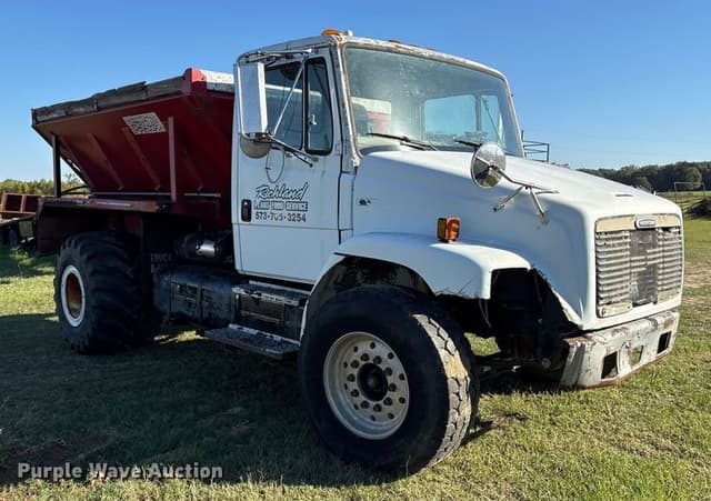 Image of Freightliner FL80 equipment image 2
