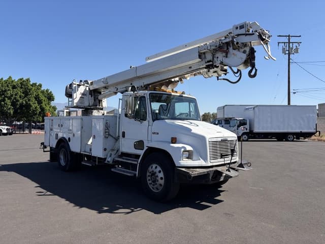 Image of Freightliner FL80 equipment image 1