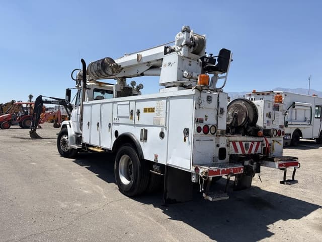 Image of Freightliner FL80 equipment image 3