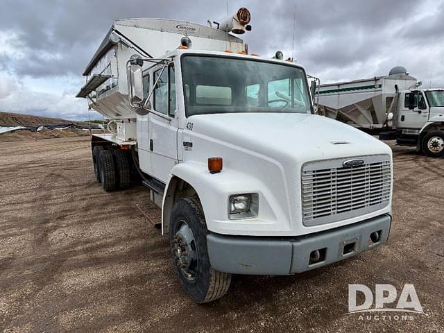 Image of Freightliner FL80 equipment image 3