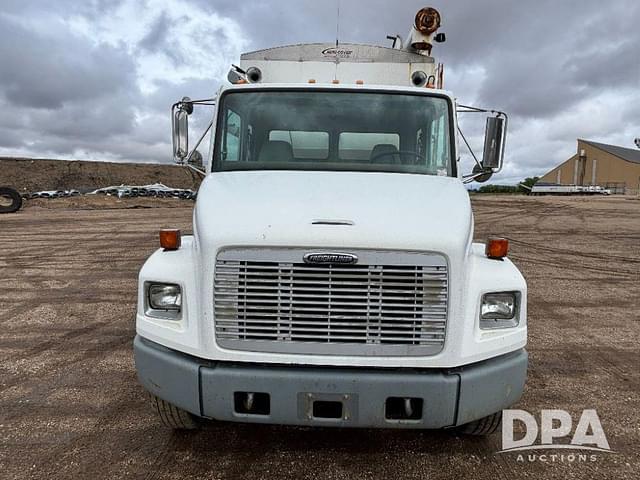 Image of Freightliner FL80 equipment image 2
