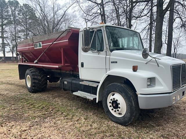 Image of Freightliner FL80 equipment image 3