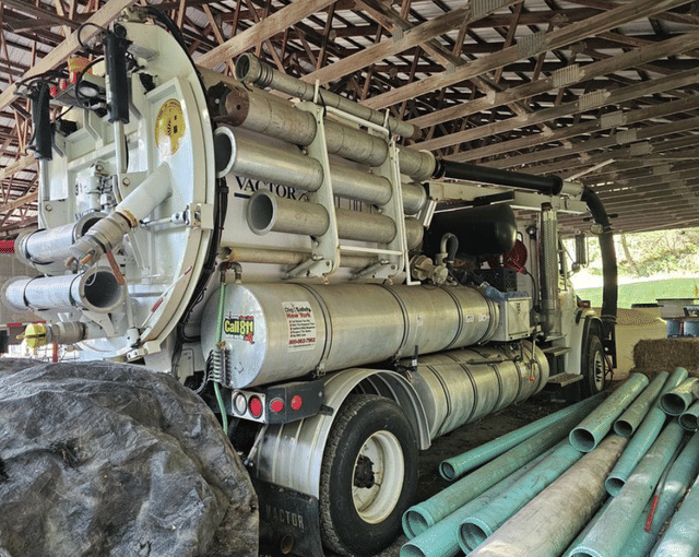 Image of Freightliner FL80 equipment image 4
