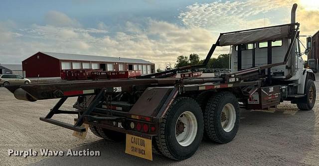 Image of Freightliner FL80 equipment image 4