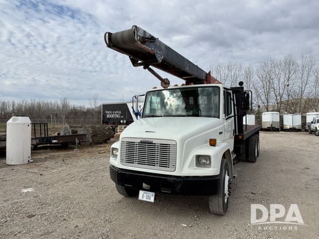 Image of Freightliner FL80 equipment image 3