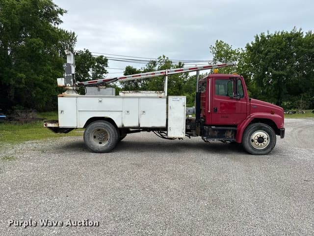 Image of Freightliner FL80 equipment image 3