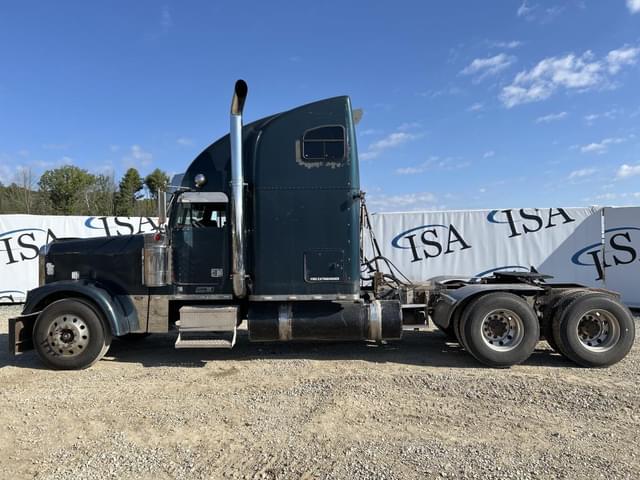 Image of Freightliner FLD equipment image 1