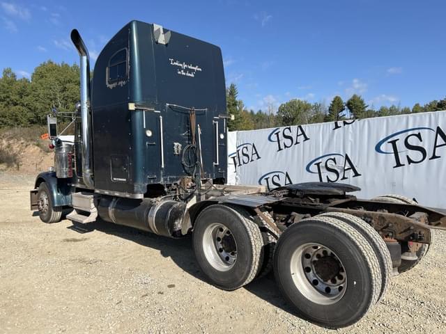 Image of Freightliner FLD equipment image 2
