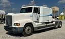 2000 Freightliner FLD Image