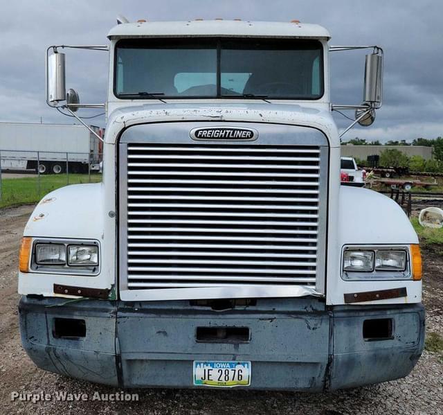 Image of Freightliner FLD equipment image 1