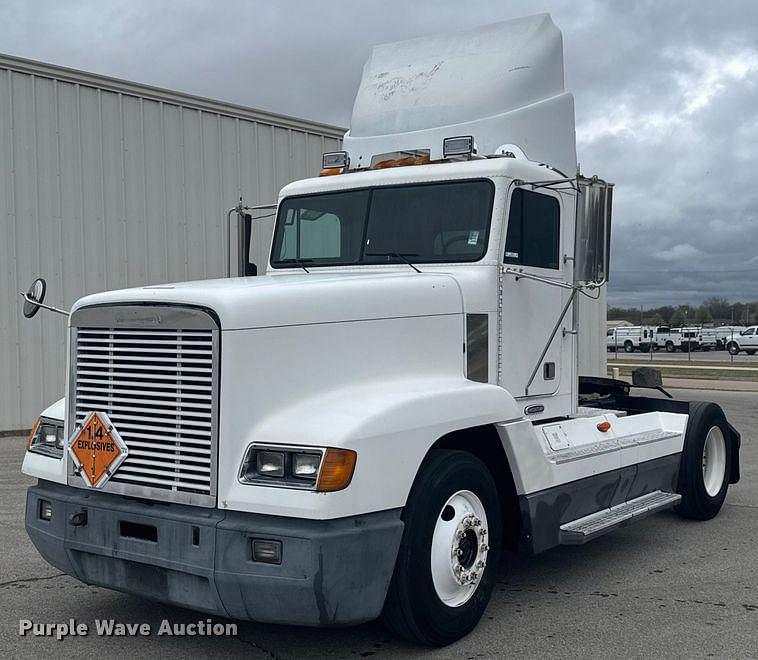 Image of Freightliner FLD Primary image