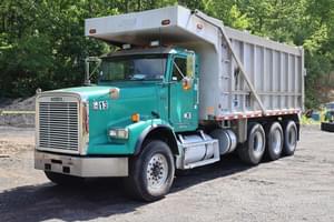 2000 Freightliner FLD112 Image