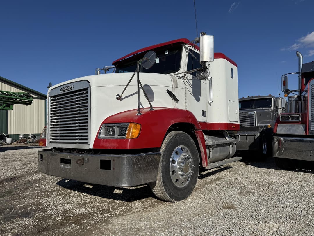 Image of Freightliner FLD112 Primary image