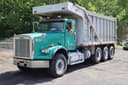 2000 Freightliner FLD112 Image