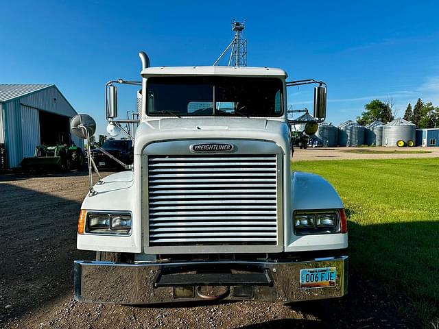 Image of Freightliner FLD112 equipment image 1