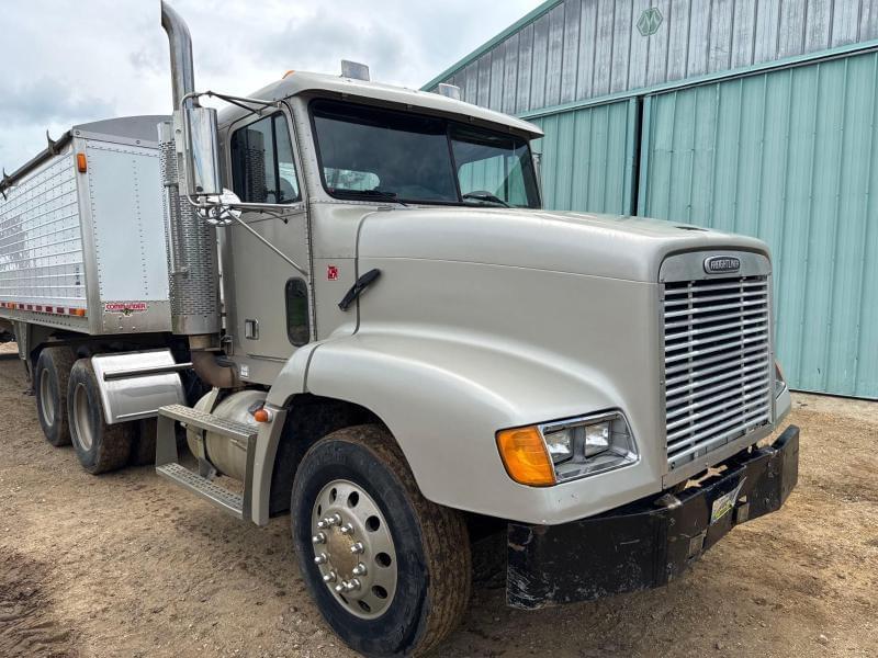 Image of Freightliner FLD112 Primary image