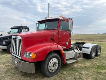 Main image Freightliner FLD112