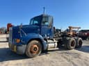 2000 Freightliner FLD112 Image