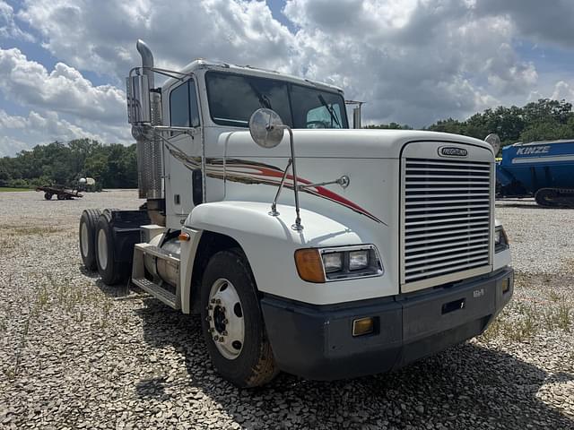 Image of Freightliner FLD120 equipment image 2