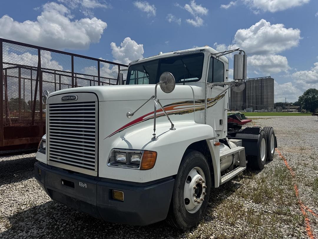 Image of Freightliner FLD120 Primary image
