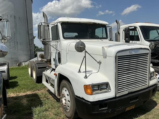 Image of Freightliner FLD120 equipment image 2