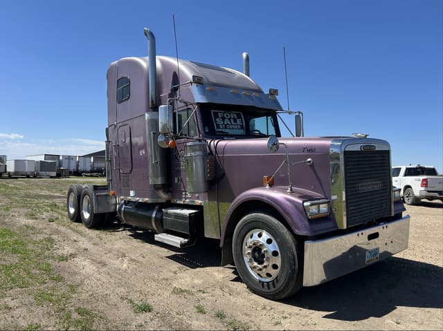 Image of Freightliner FLD120 equipment image 2