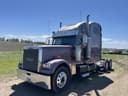 2000 Freightliner FLD120 Image