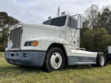 Main image Freightliner FLD120