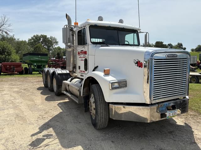 Image of Freightliner FLD120 Classic equipment image 1