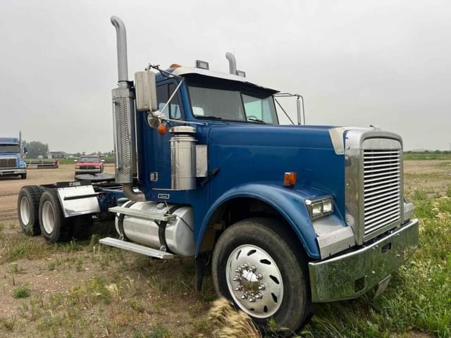Image of Freightliner FLD120 equipment image 1