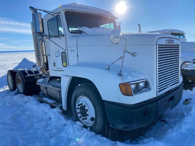 Image of Freightliner FLD120 equipment image 2