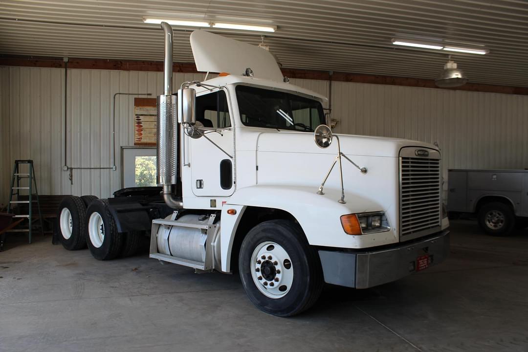 Image of Freightliner FLD120 Primary image