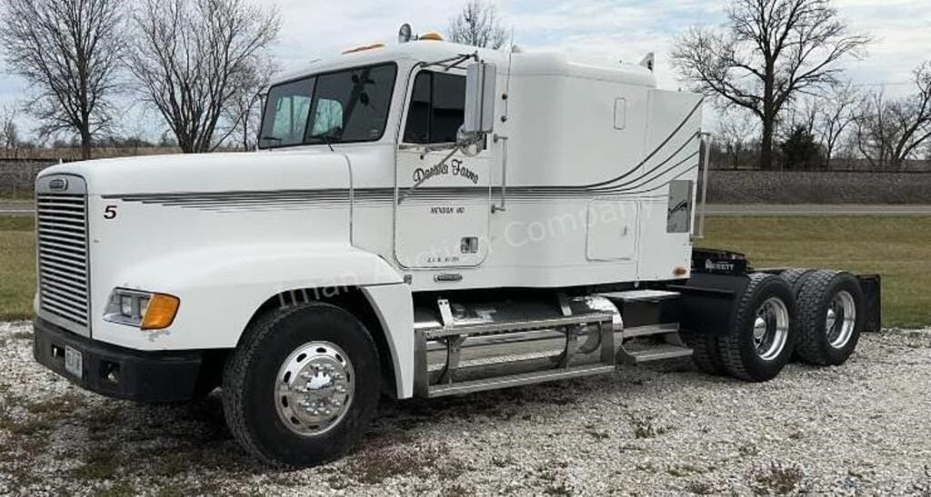 2000 Freightliner FLD120 Equipment Image0