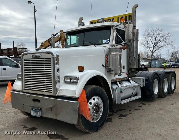 Main image Freightliner FLD120