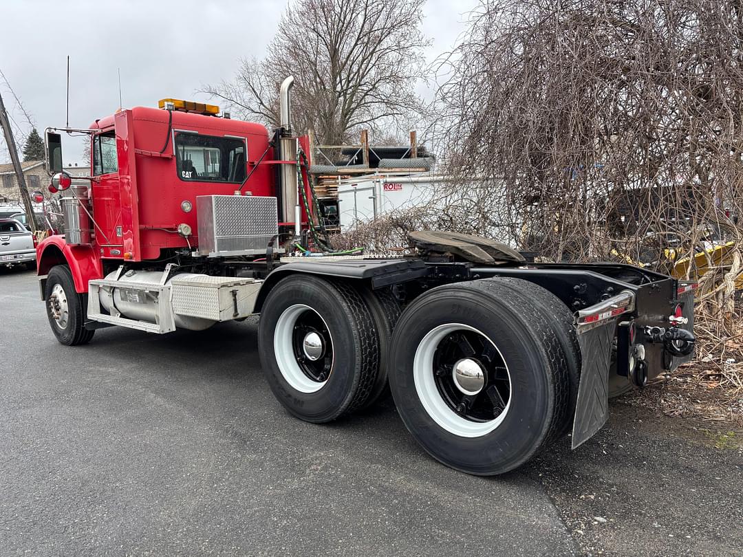 Image of Freightliner FLD120 Image 1