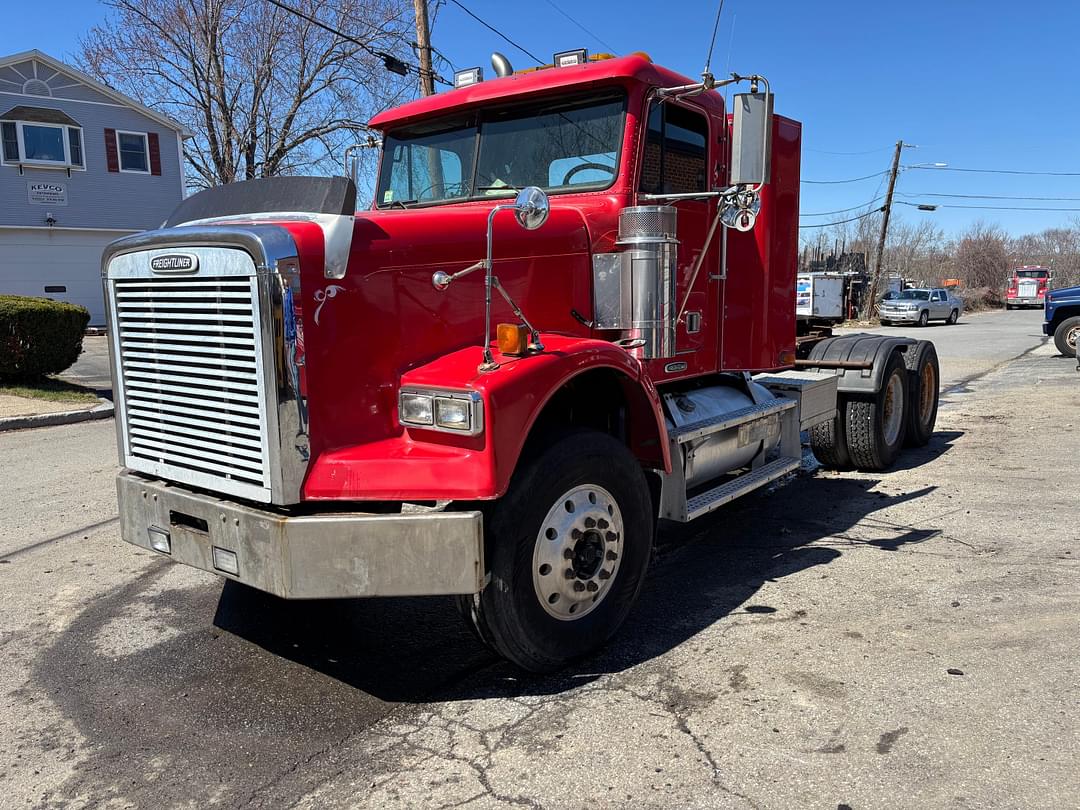 Image of Freightliner FLD120 Image 0